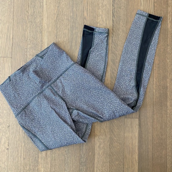 Lululemon train times 7/8 pant 4 white black - Picture 6 of 10